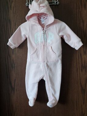 Baby Gap Sweatshirt Suit With Feet Size 3-6 Months